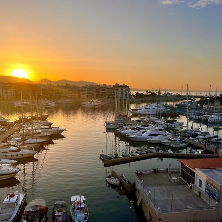 Stunning View Zeas Marina - 2 Bedrooms Piraeus Exterior photo